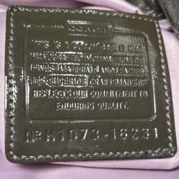 Coach Alexandria Olive Green Patent Leather Shoulder Tote Bag GUC! - Picture 3 of 9